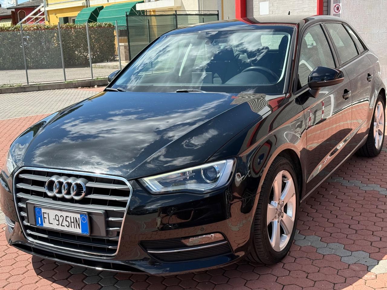 Audi A3 1.6 TDI clean diesel S tronic Ambition