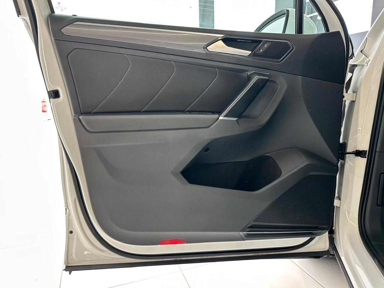 Volkswagen Tiguan 2.0 240CV DSG 4MOTION R-Line 2017