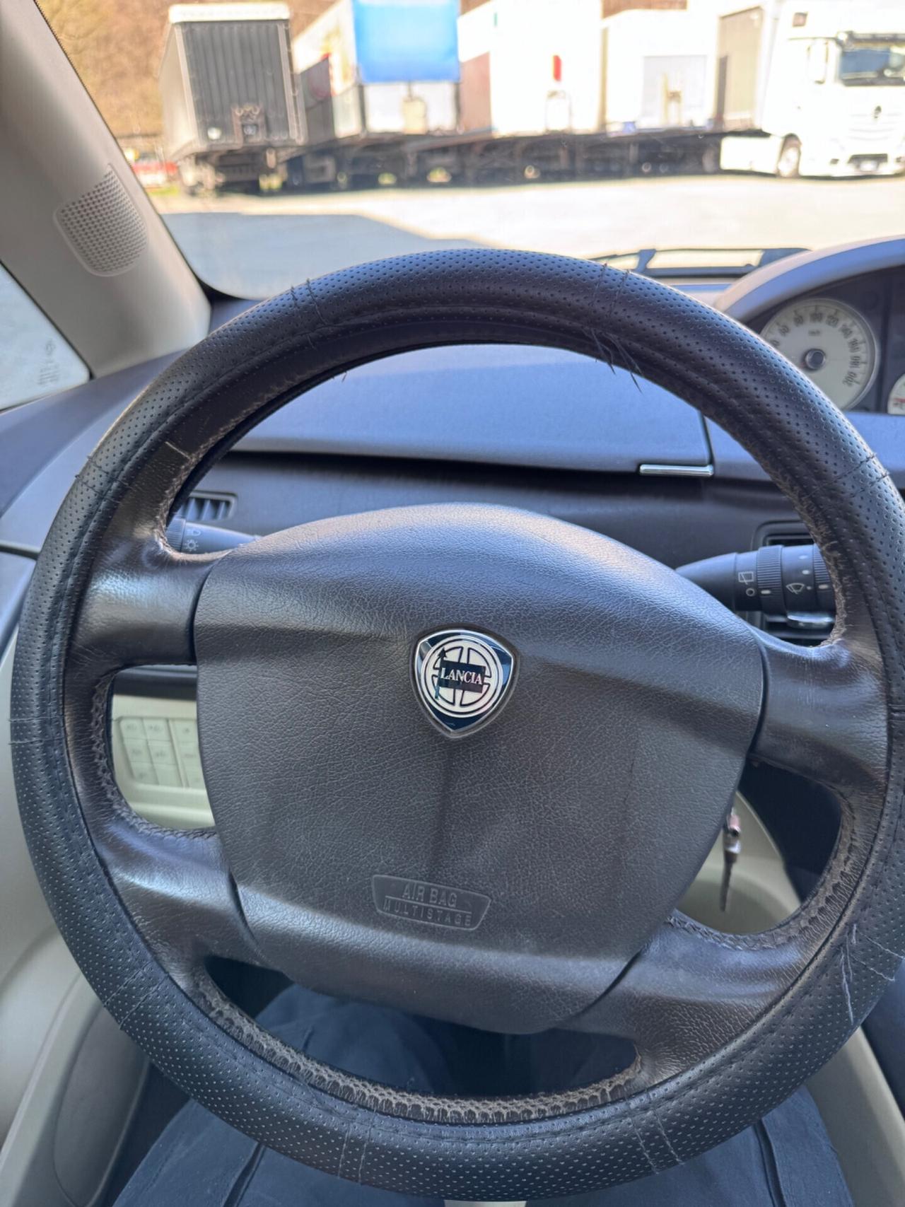 Lancia MUSA 1.4 16V Platino Plus