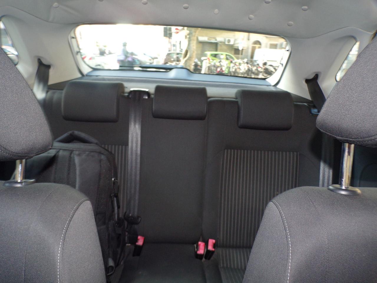 AUTO VOLKSWAGEN POLO 5P COMFORTLINE BI-FUEL DEL 2010 CON 227.500 KM