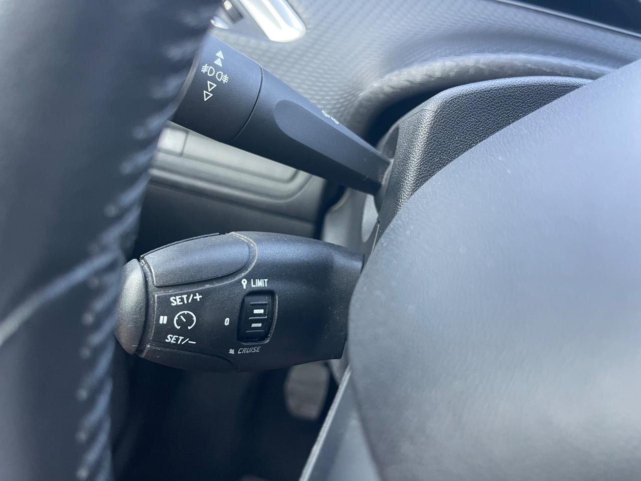 Peugeot 208 Signature 1.2 PureTech 82cv