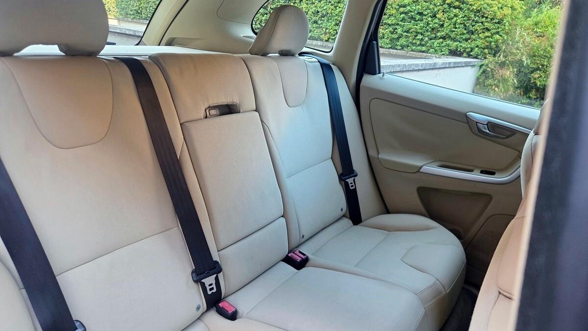 Volvo XC 60 XC60 2.4 D Summum