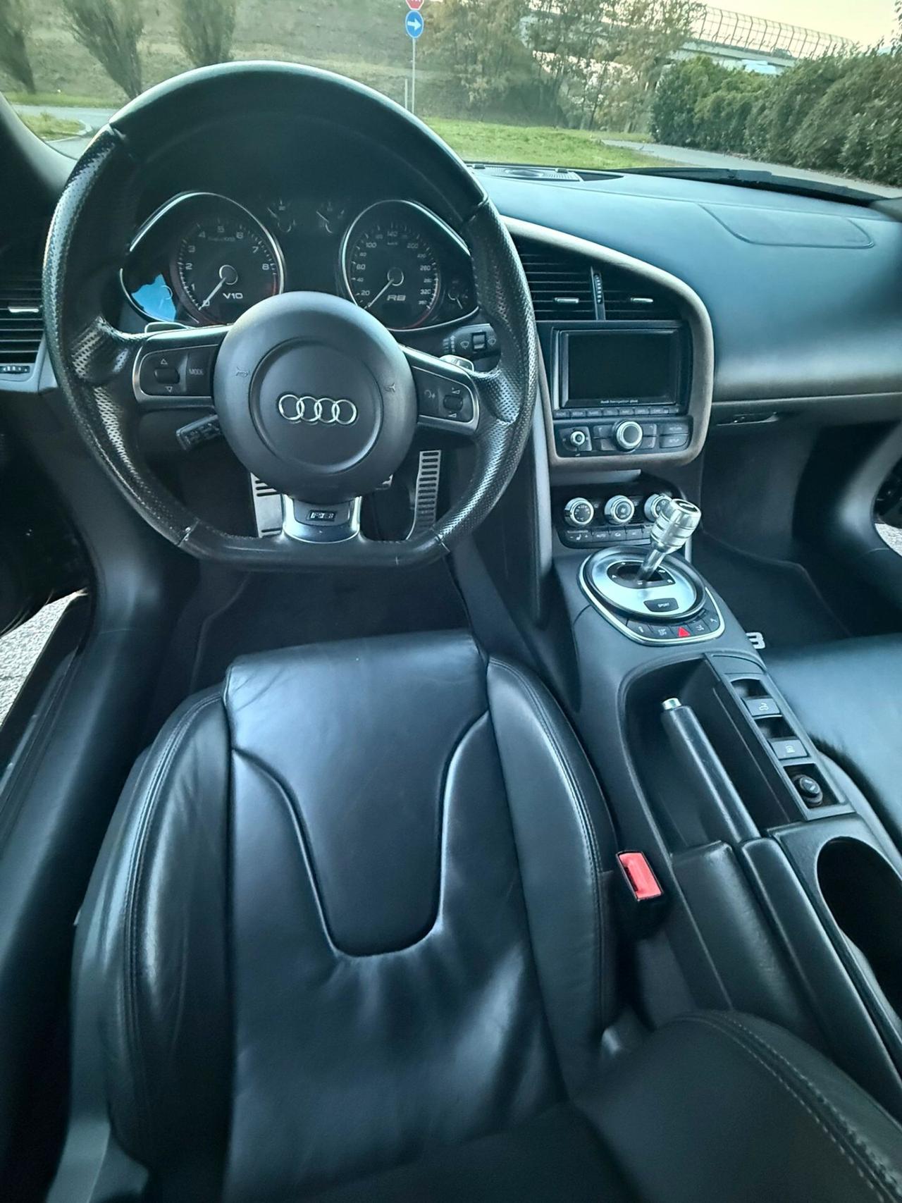 Audi R8 Spyder 5.2 V10 FSI quattro