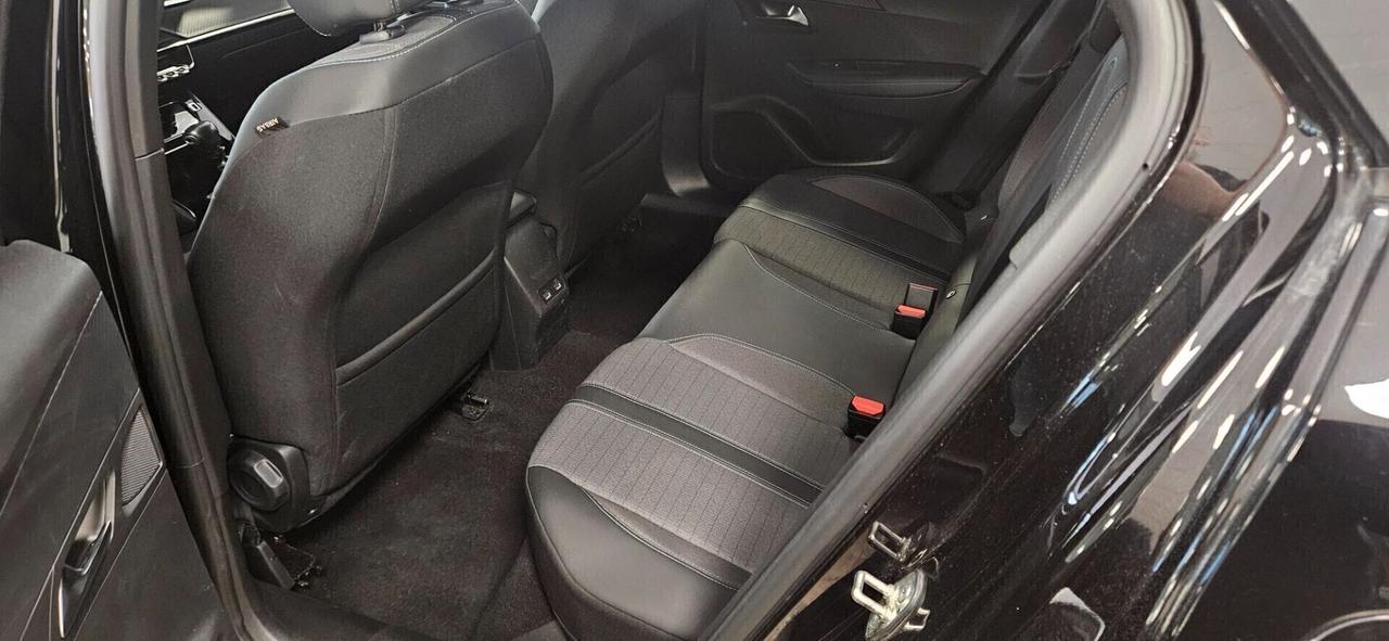 Peugeot 2008 PureTech 130 S&S Allure