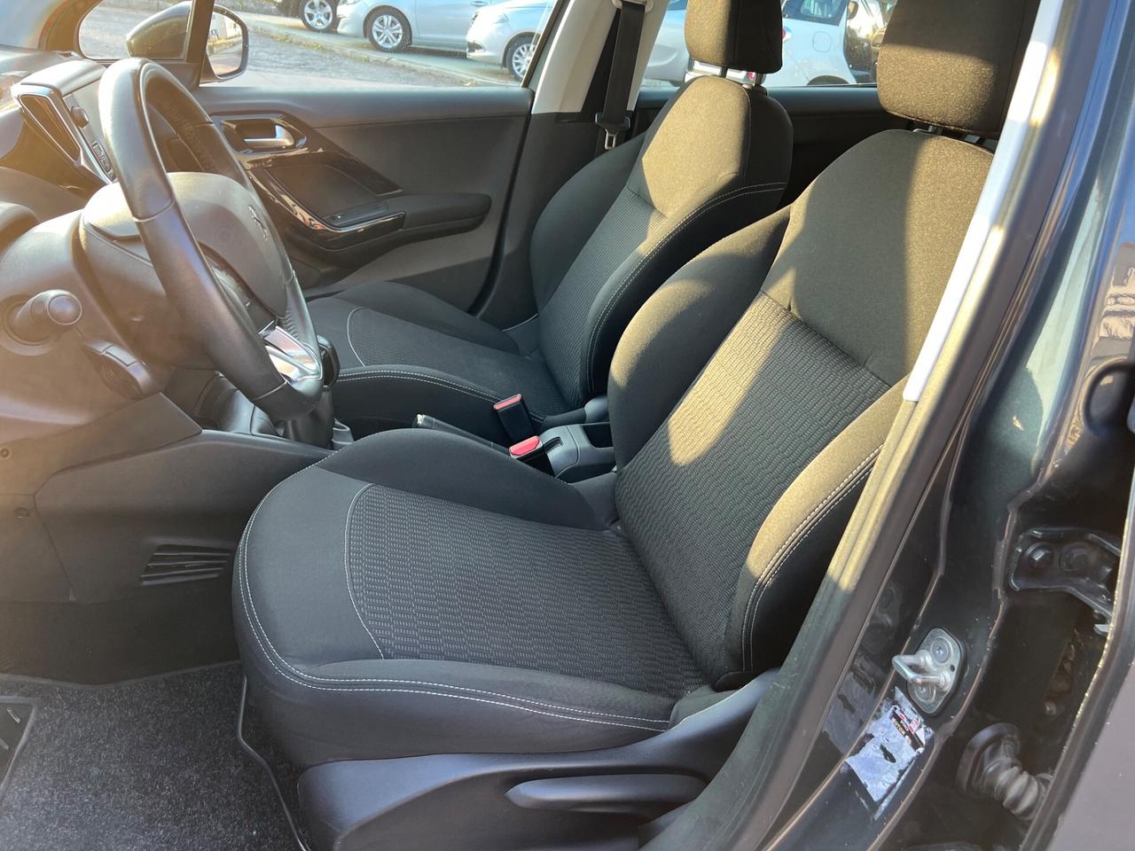 Peugeot 208 PureTech 82 5p. GPL Allure