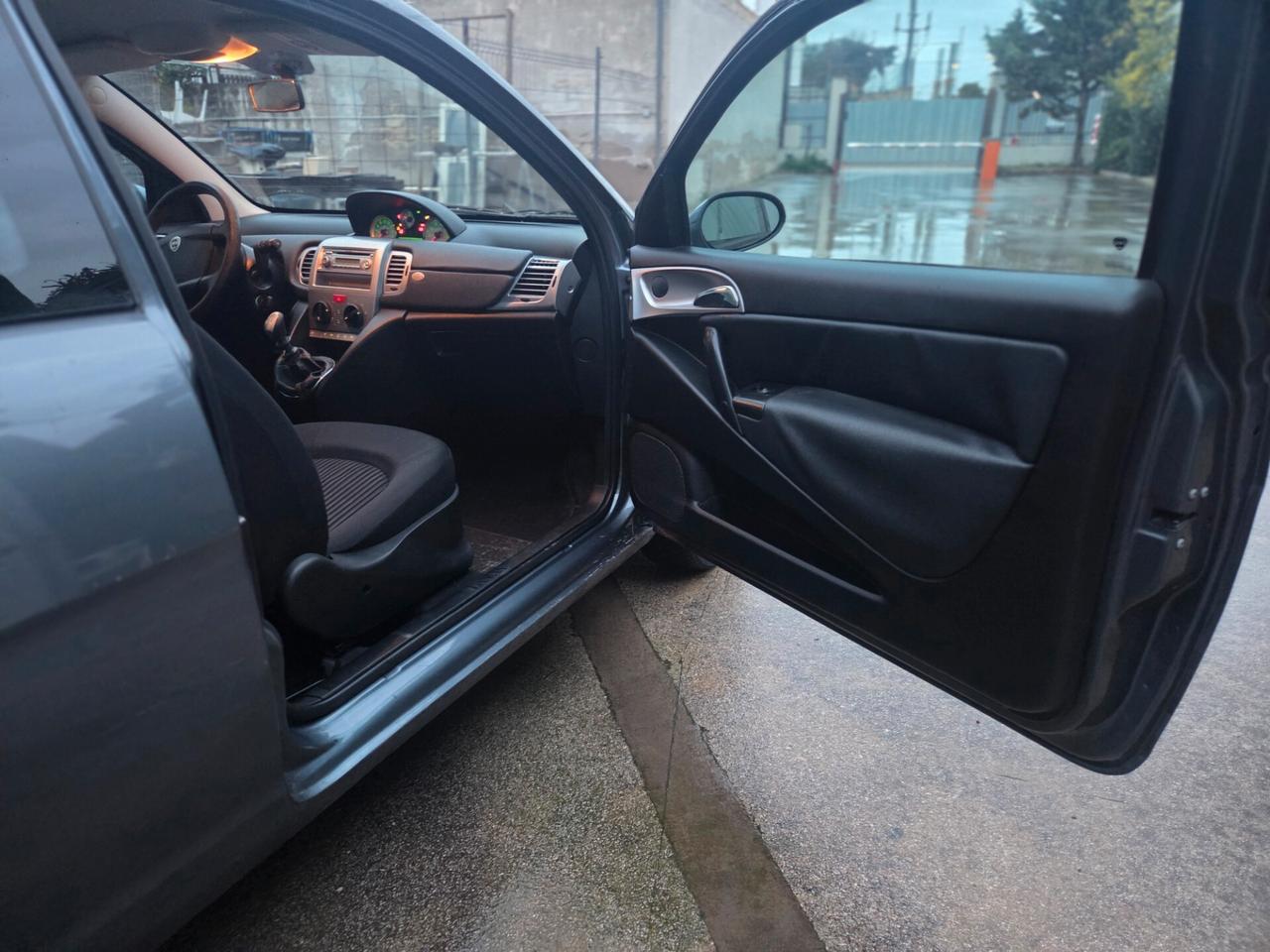 Lancia Ypsilon 1.2 Versus