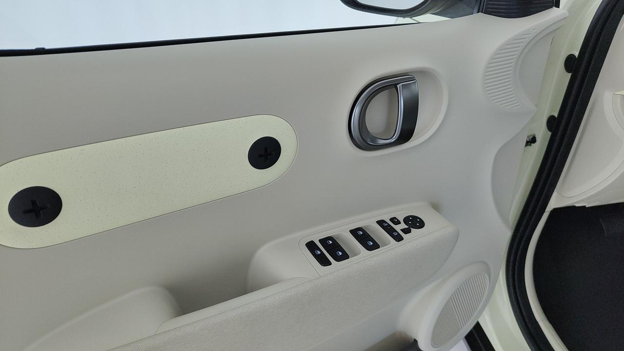 HYUNDAI Inster 49kWh XClass Tech Pack