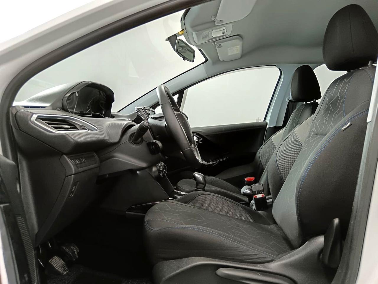 Peugeot 2008 Blue HDi 100 cv Allure
