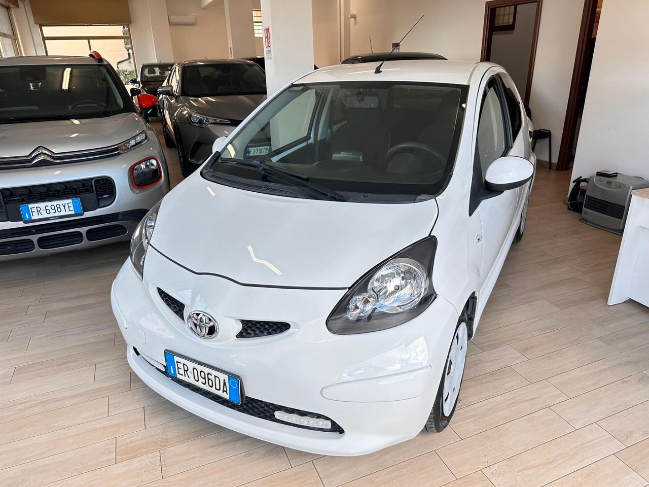 Toyota Aygo 1.0 12V VVT-i 5 porte Lounge Connect