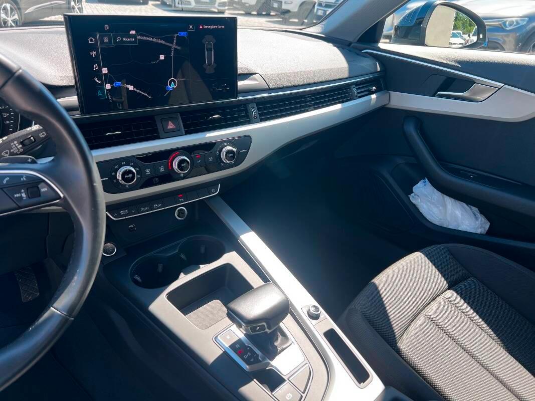 Audi A4 30 2.0 tdi mhev Business 136cv s-tronic