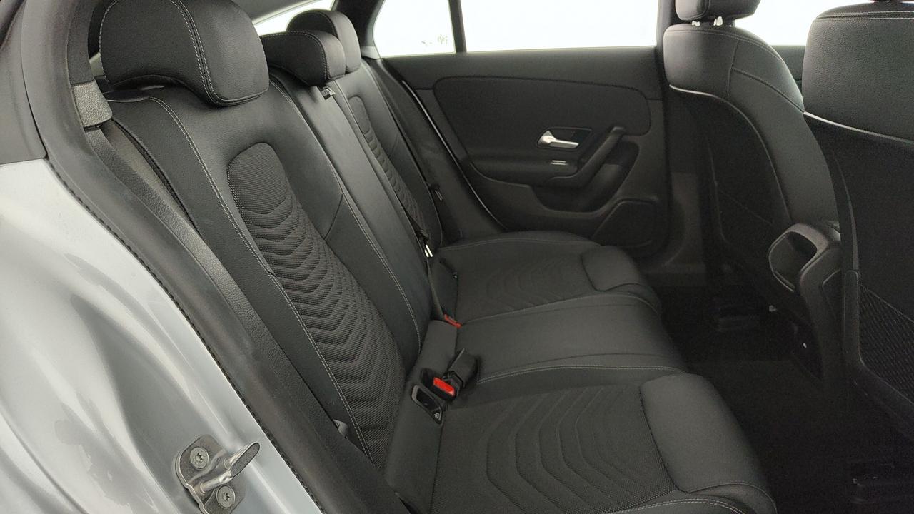 Mercedes-Benz CLA Shooting Brake 180 d Advanced auto