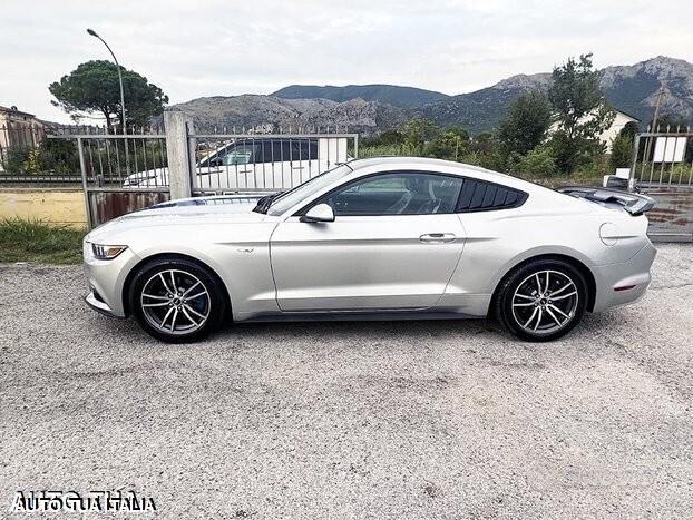 Ford mustang navi camera perfetta