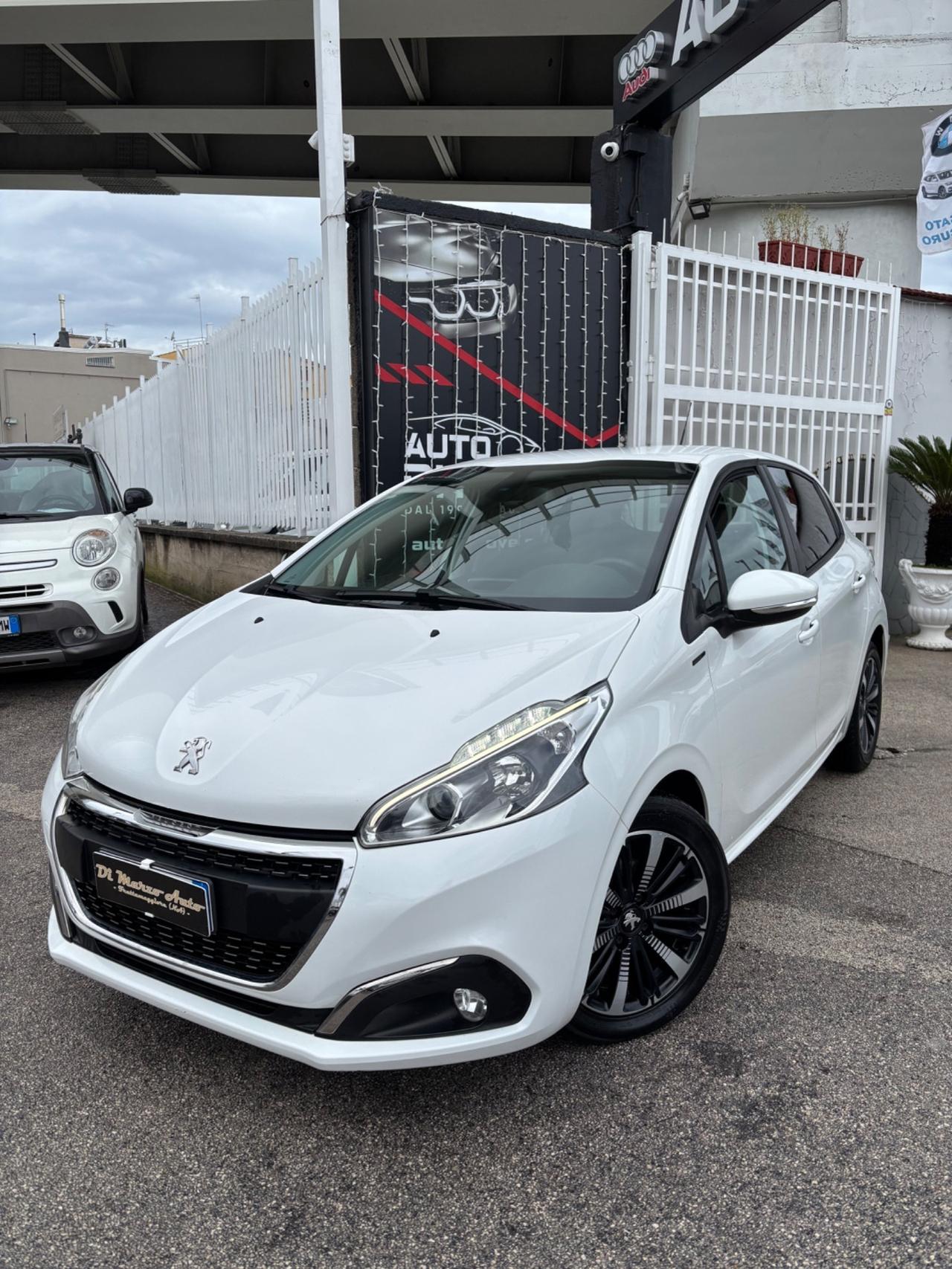Peugeot 208 PureTech 82 5 porte Allure