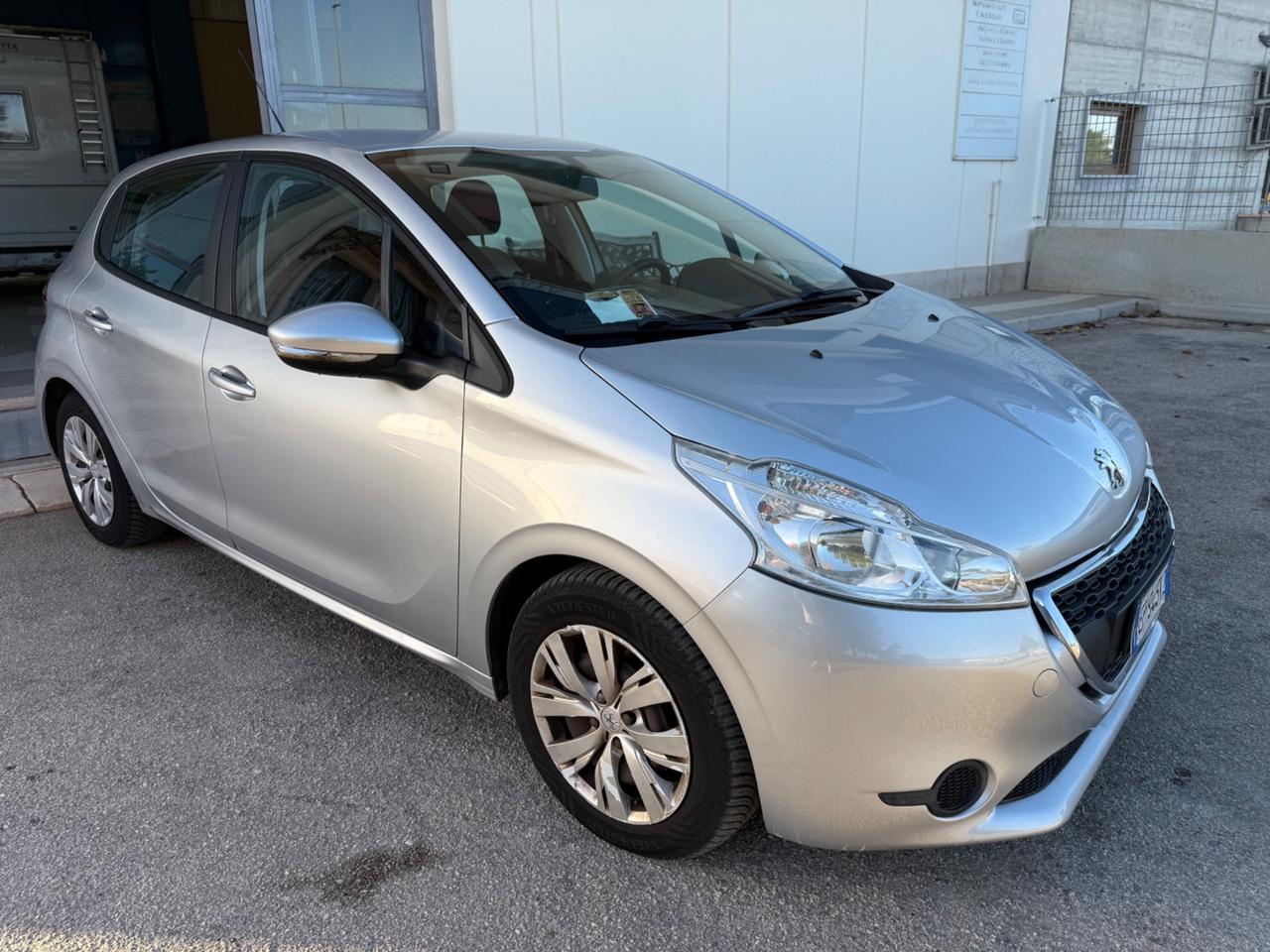 Peugeot 208 1.2 VTi 82 CV 5 porte Allure