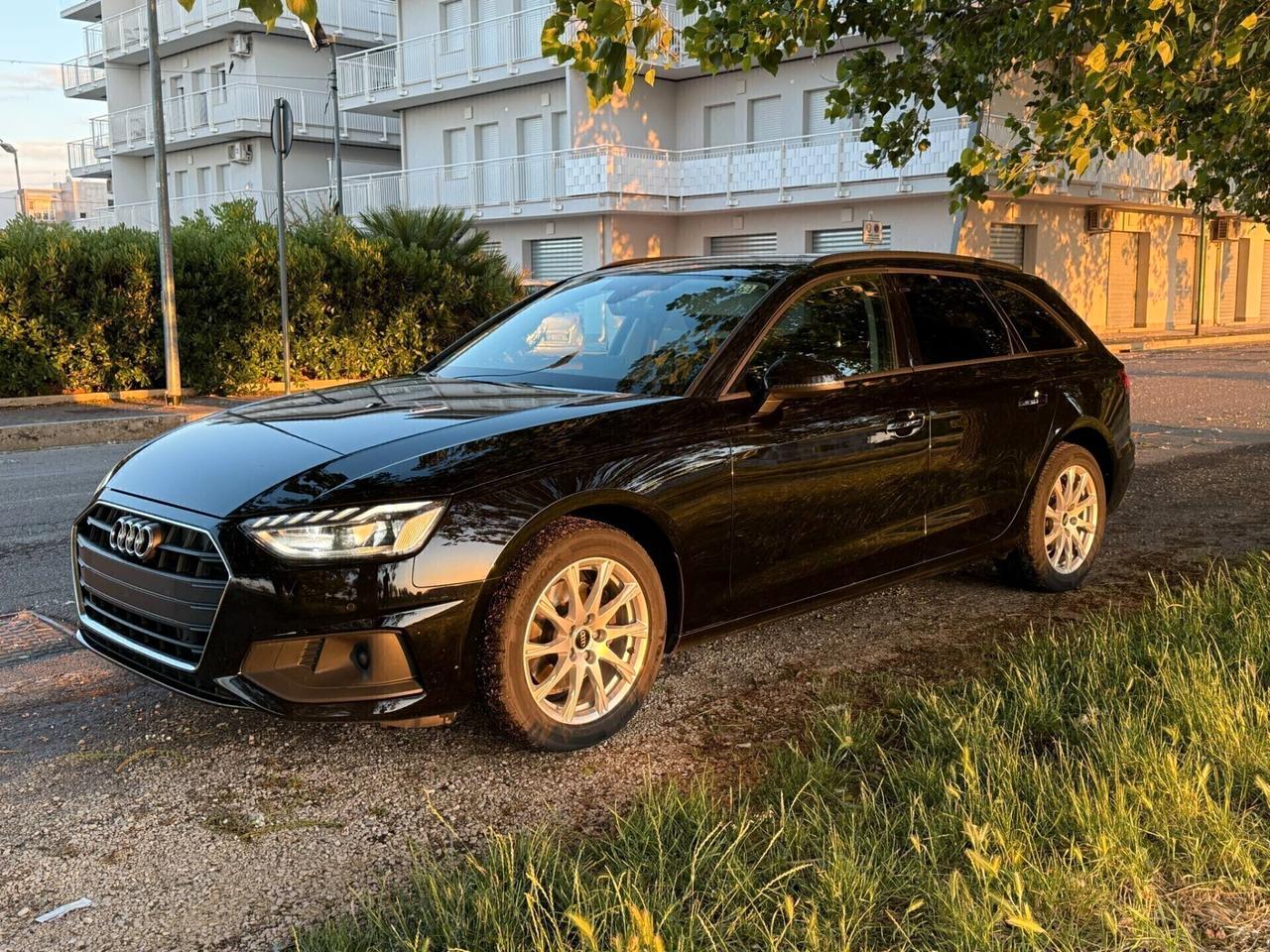 Audi A4 35 TDI/163 CV S tronic Business Advanced Virtual Cokpit