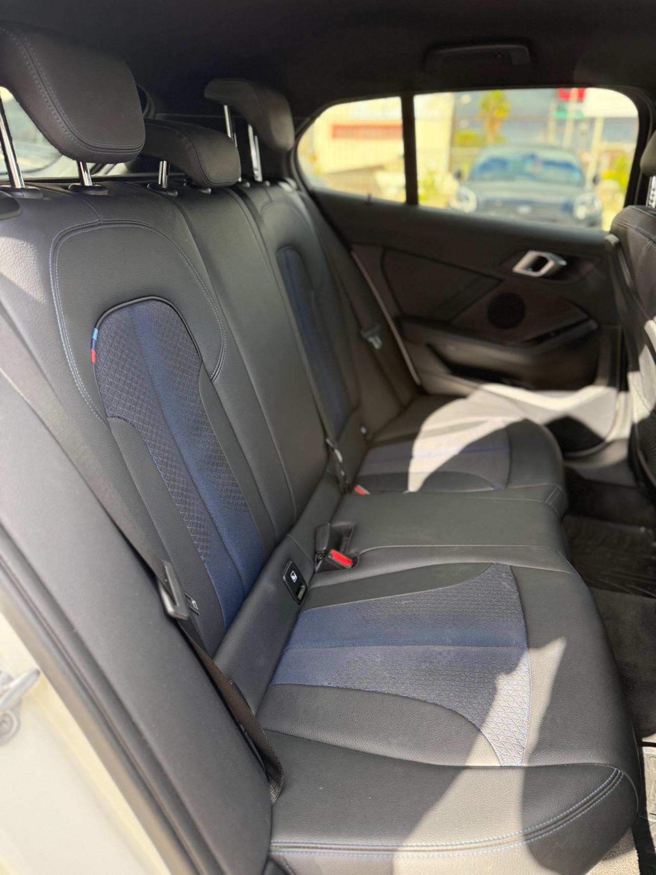 Bmw 118 118d 5p. Msport