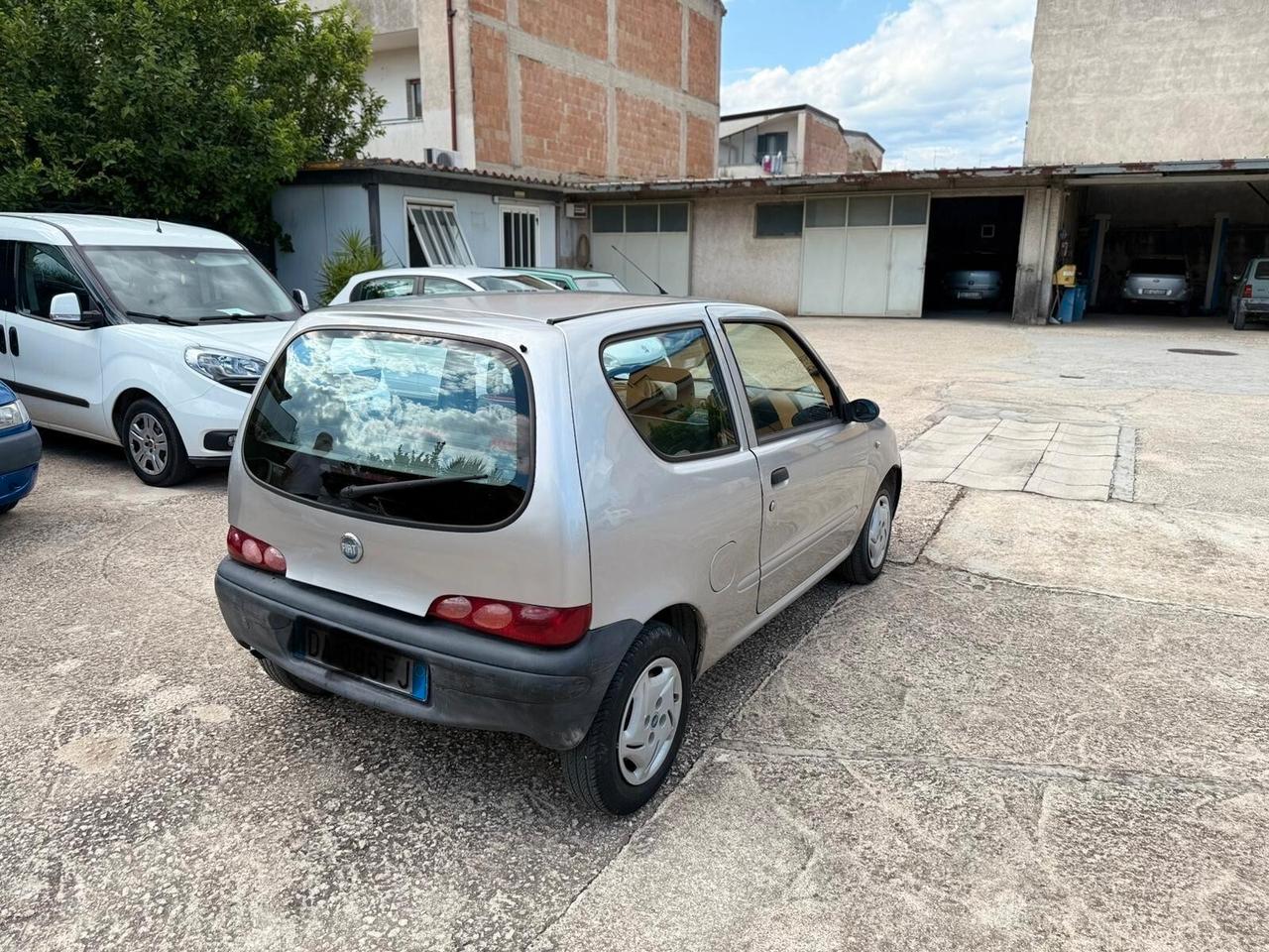 Fiat 600 1.1 Active