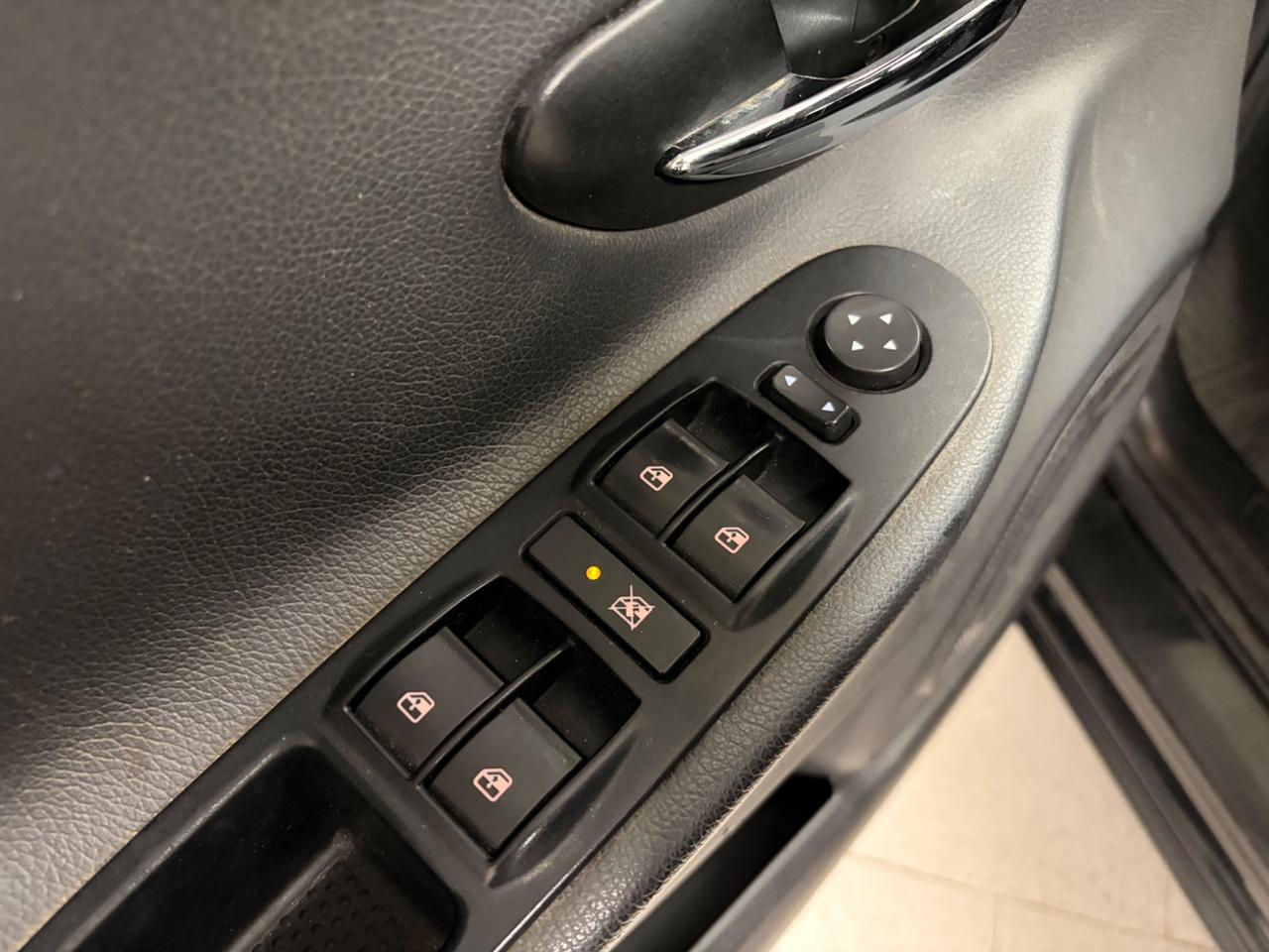 Lancia Ypsilon 0.9 TwinAir 85 CV 5 porte S&S Platinum