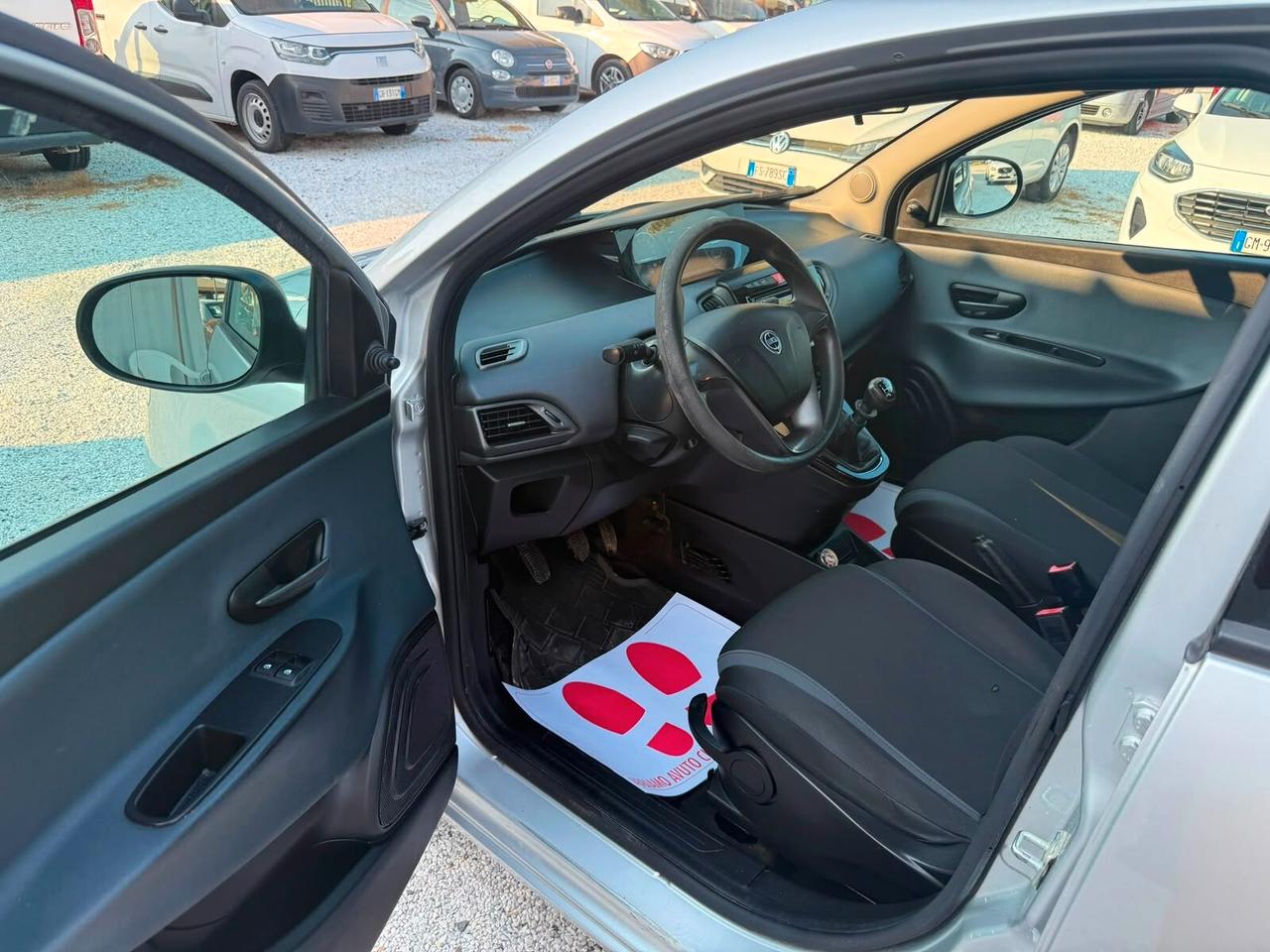 Lancia Ypsilon 1.2 69 CV 5 porte Gold