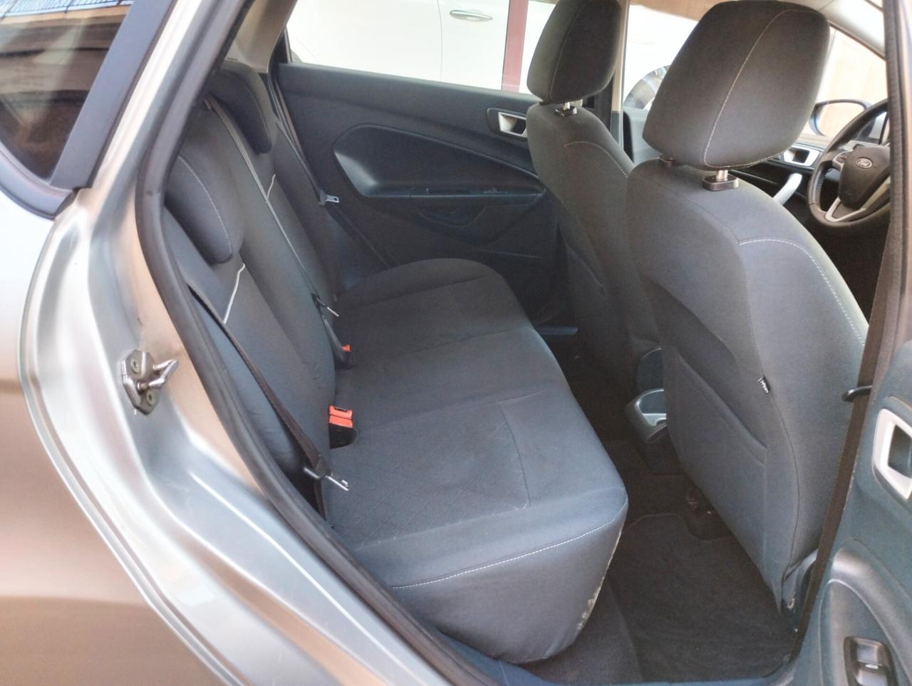 Ford Fiesta 1.4 TDCi 70CV 5 porte Titanium