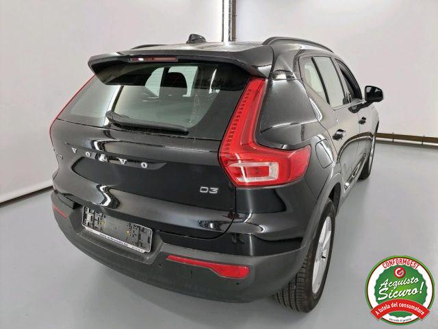 VOLVO XC40 T3 Momentum Navi
