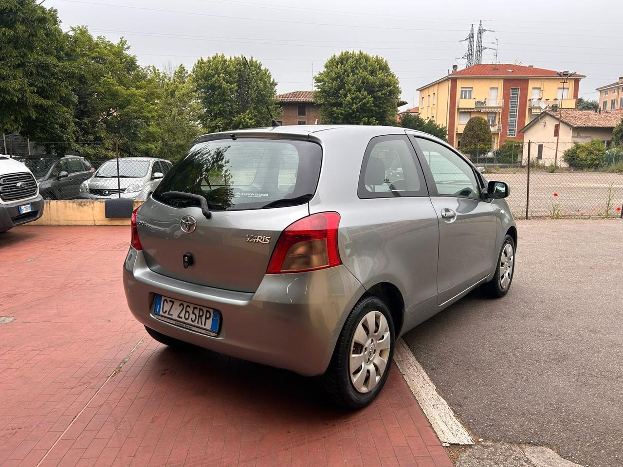 Toyota Yaris Anno 2006 1.0 Benzina 3 porte Sol