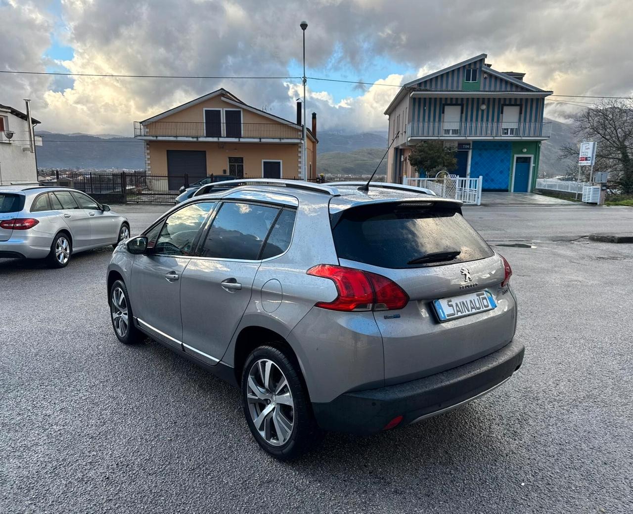 Peugeot 2008 BlueHDi 100cv Black Matt Garanzia