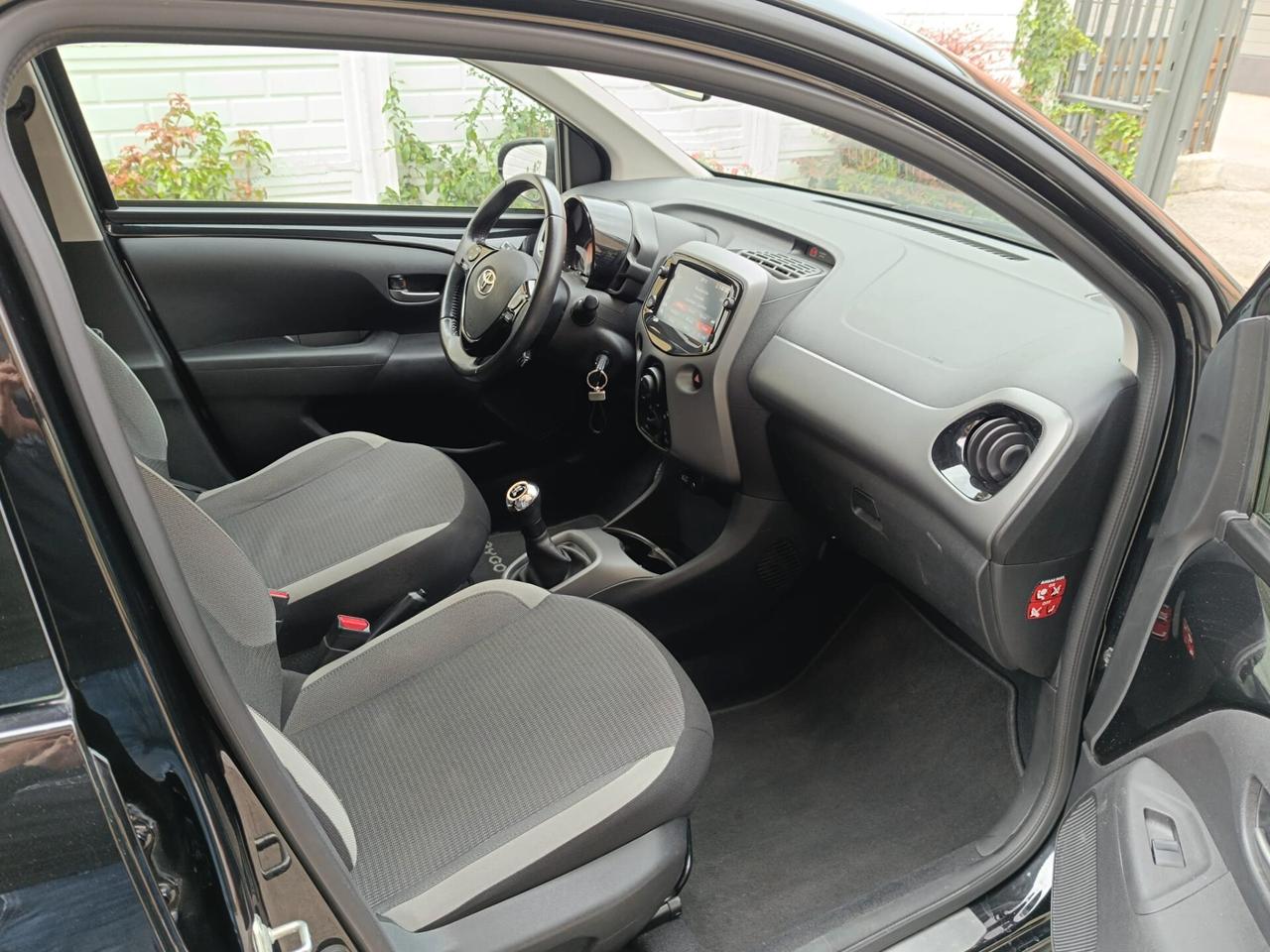 Toyota Aygo Connect 1.0 VVT-i 72 CV 5 porte x-play
