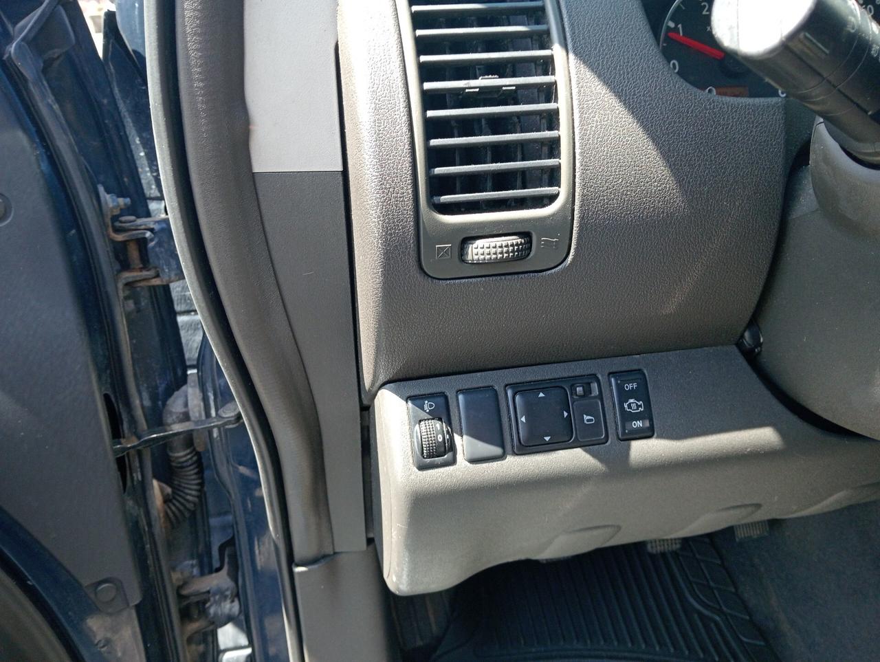 Nissan Pathfinder 2.5 dCi SE