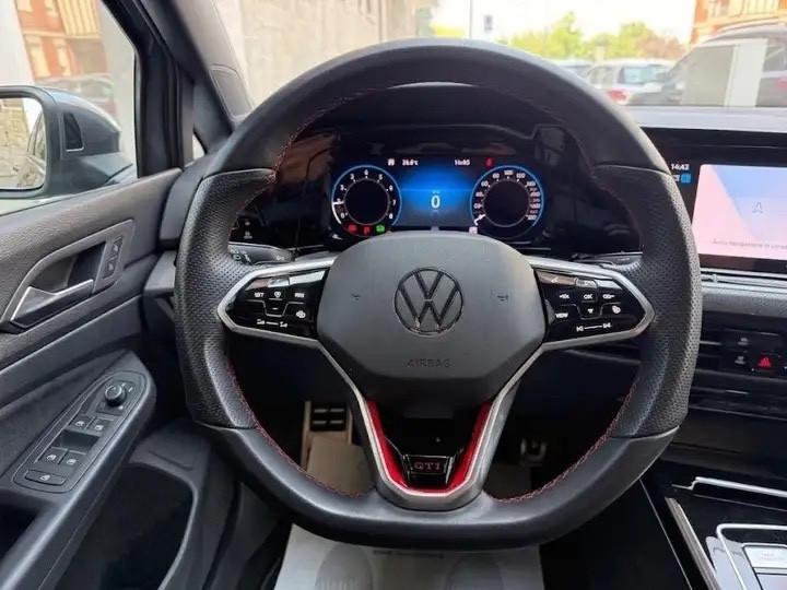 Volkswagen Golf GTI 2.0 TSI DSG PERFORMANCE