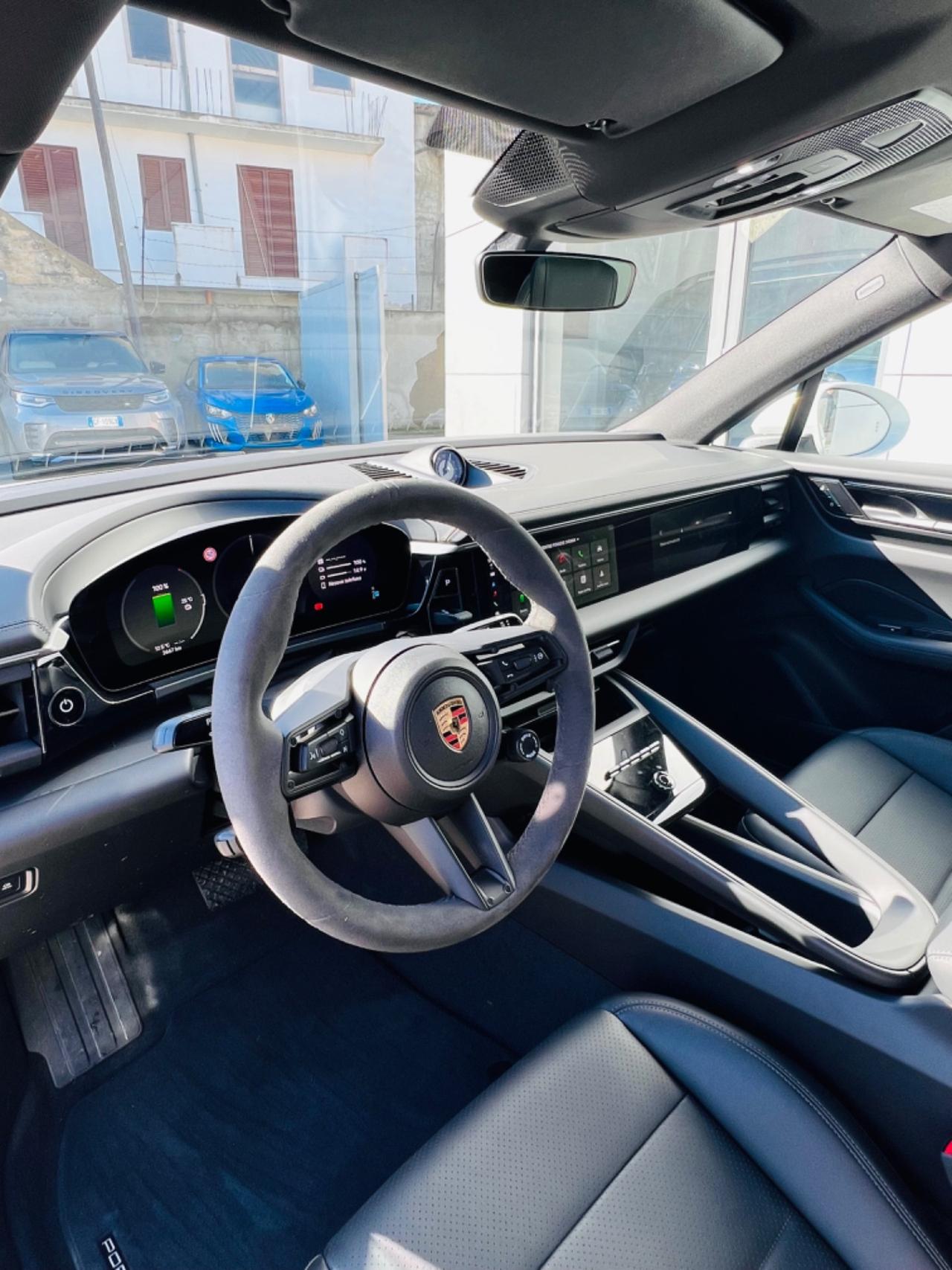 Porsche Macan EV 4 - possibilità noleggio no scoring