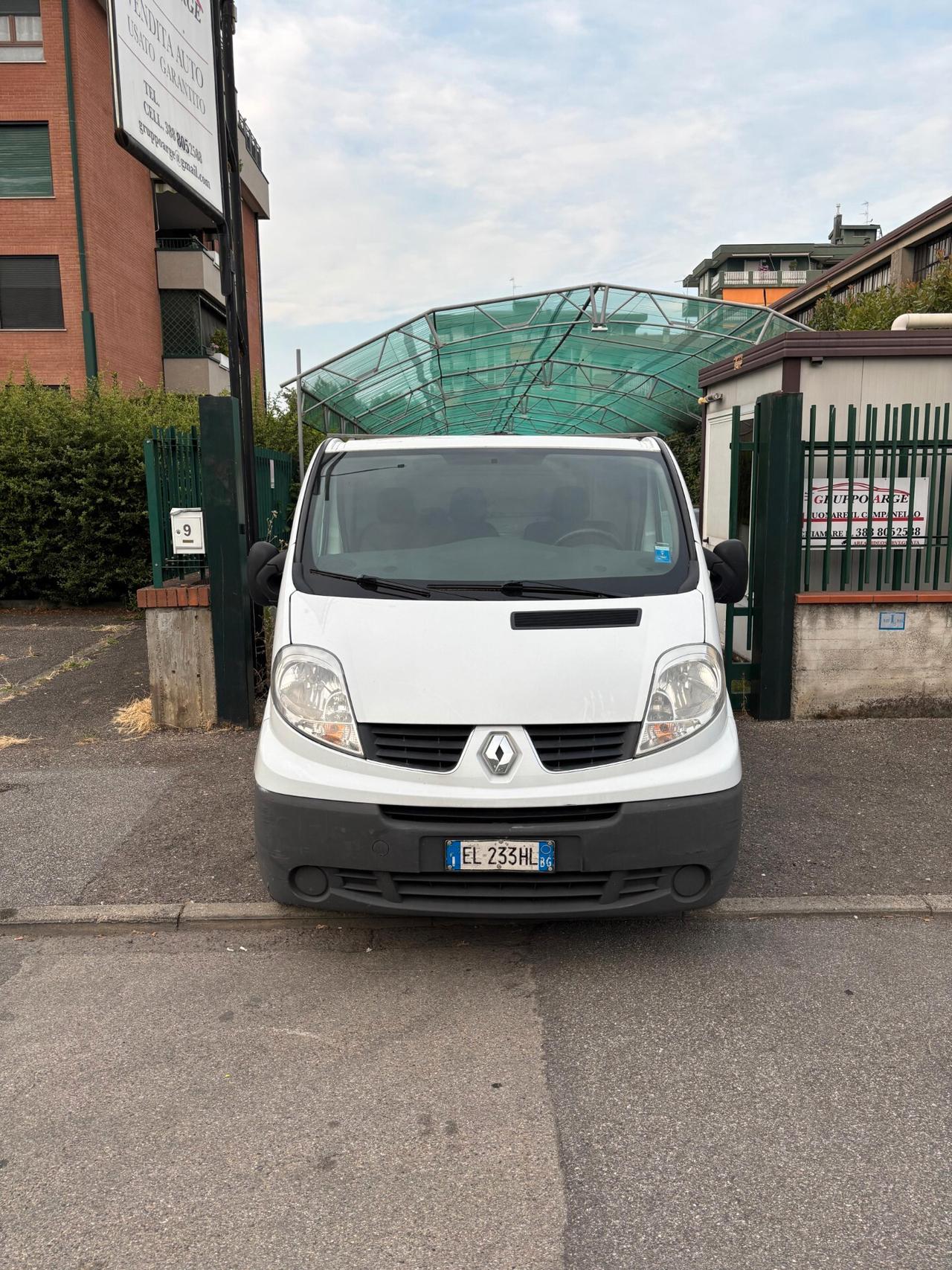 RENAULT TRAFIC