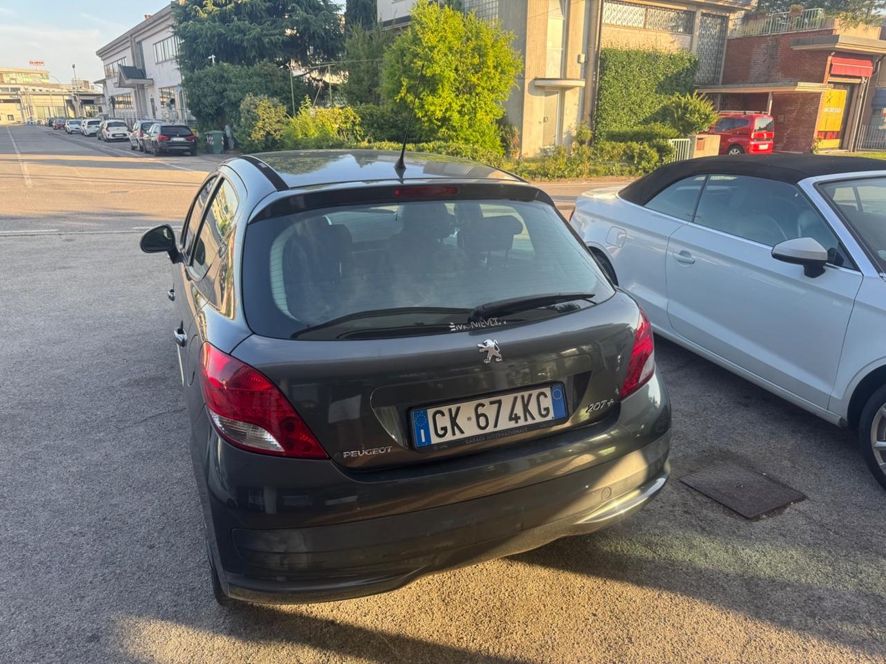 Peugeot 207 1.4 8V HDi 112CV CC Allure