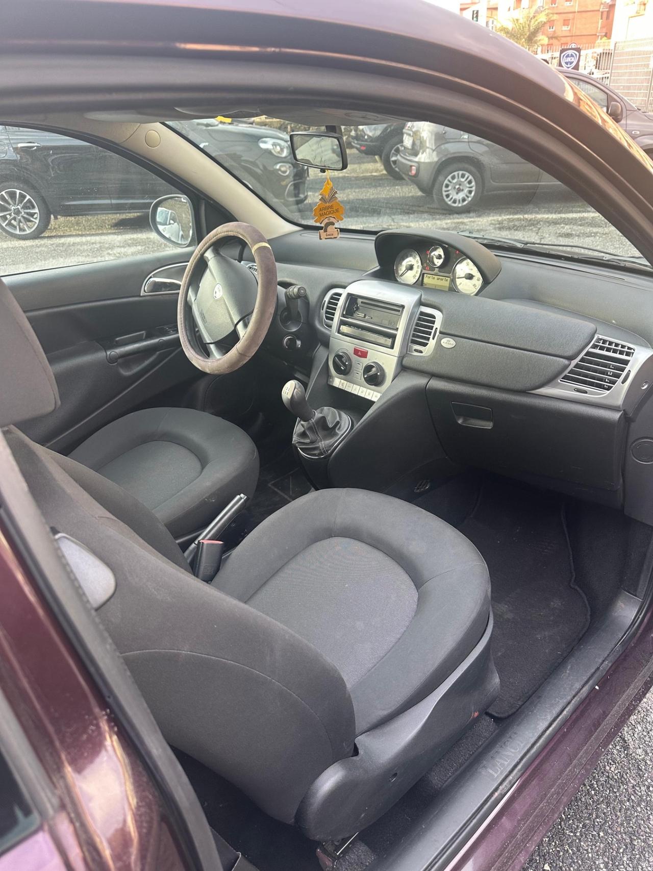 Lancia Ypsilon 1.3 MJT 75 CV Platinum