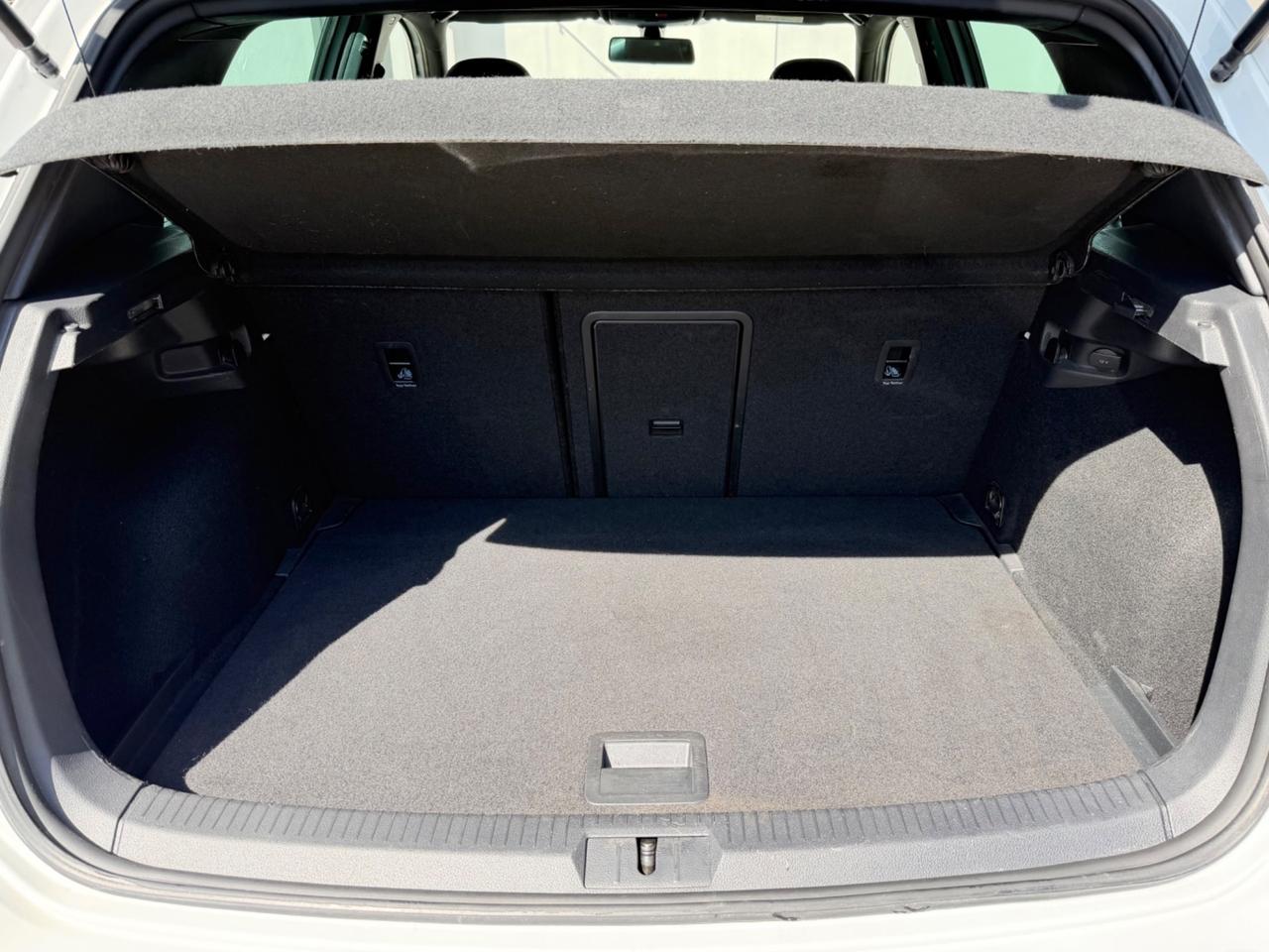 Volkswagen Golf 1.6 TDI R-Line - GARANZIA