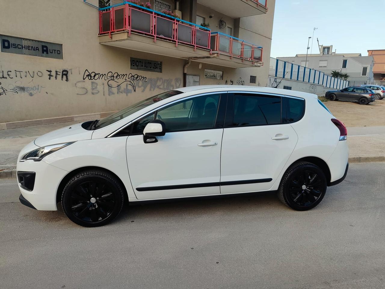 Peugeot 3008 1.6 HDi 115CV Active!!