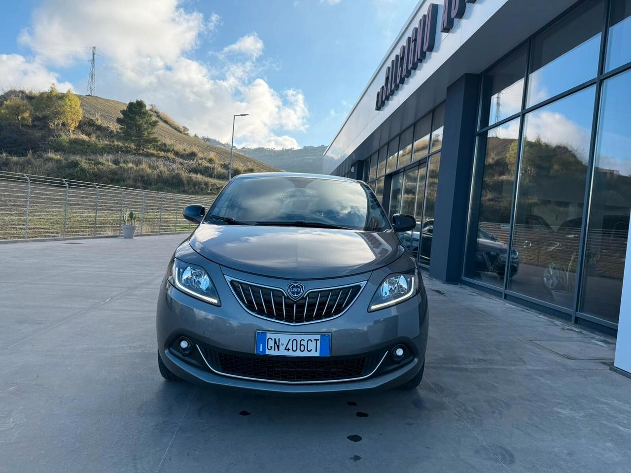 Lancia Ypsilon 1.0 FireFly 5 porte S&S Hybrid Gold Plus