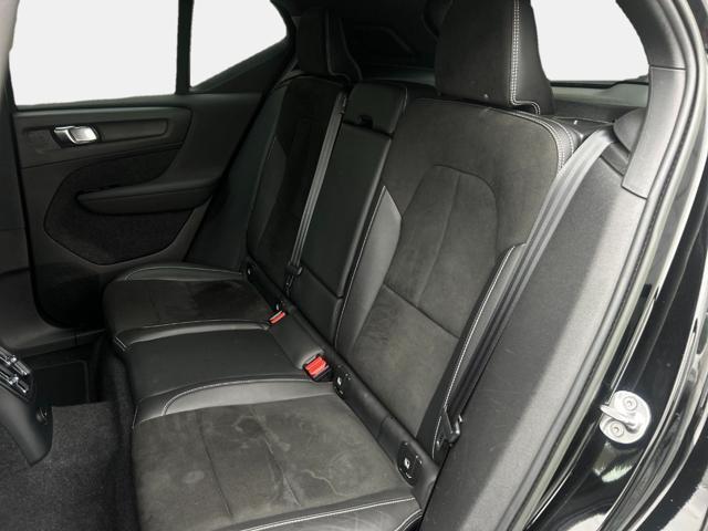 VOLVO XC40 T5 Recharge Plug-in Hybrid R-design