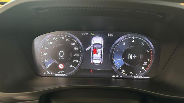 VOLVO XC40 T3 Momentum