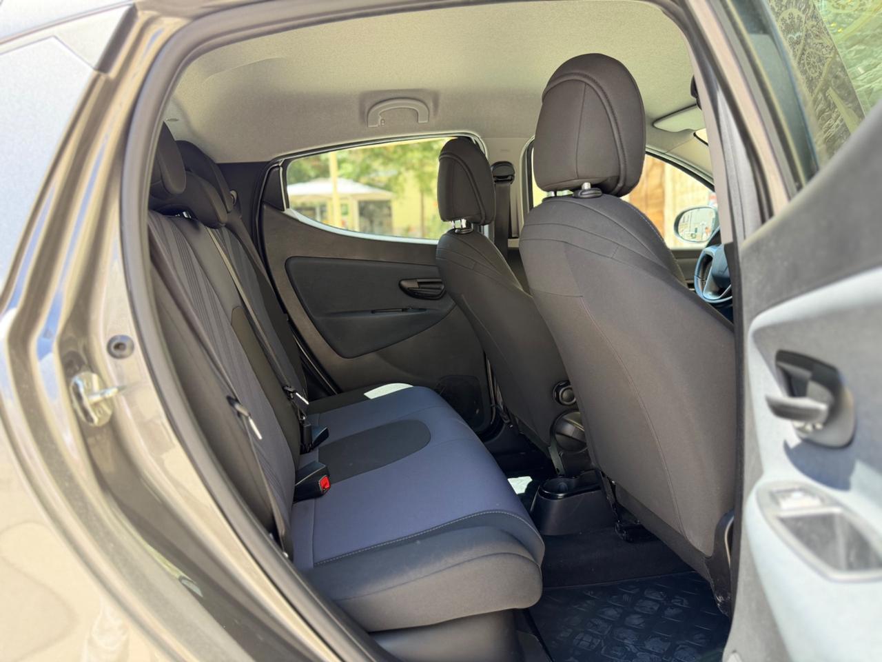Lancia Ypsilon 1.0 FireFly 5 porte S&S Hybrid Ecochic Gold