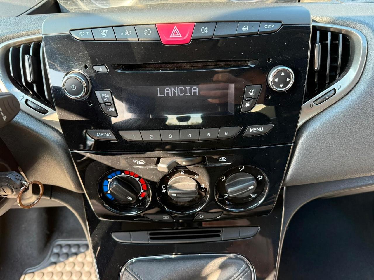 Lancia Ypsilon 1.2 69 CV 5 porte