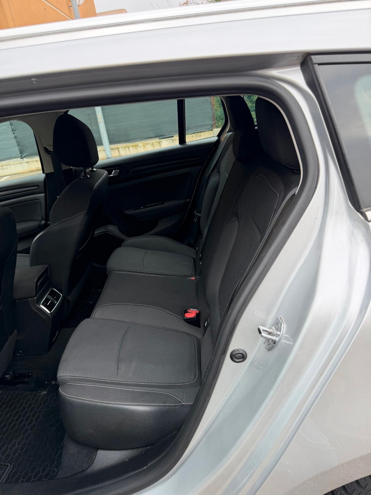 Renault Megane Sporter 1.5 dci - NEOP. - 12 MESI DI GARANZIA -