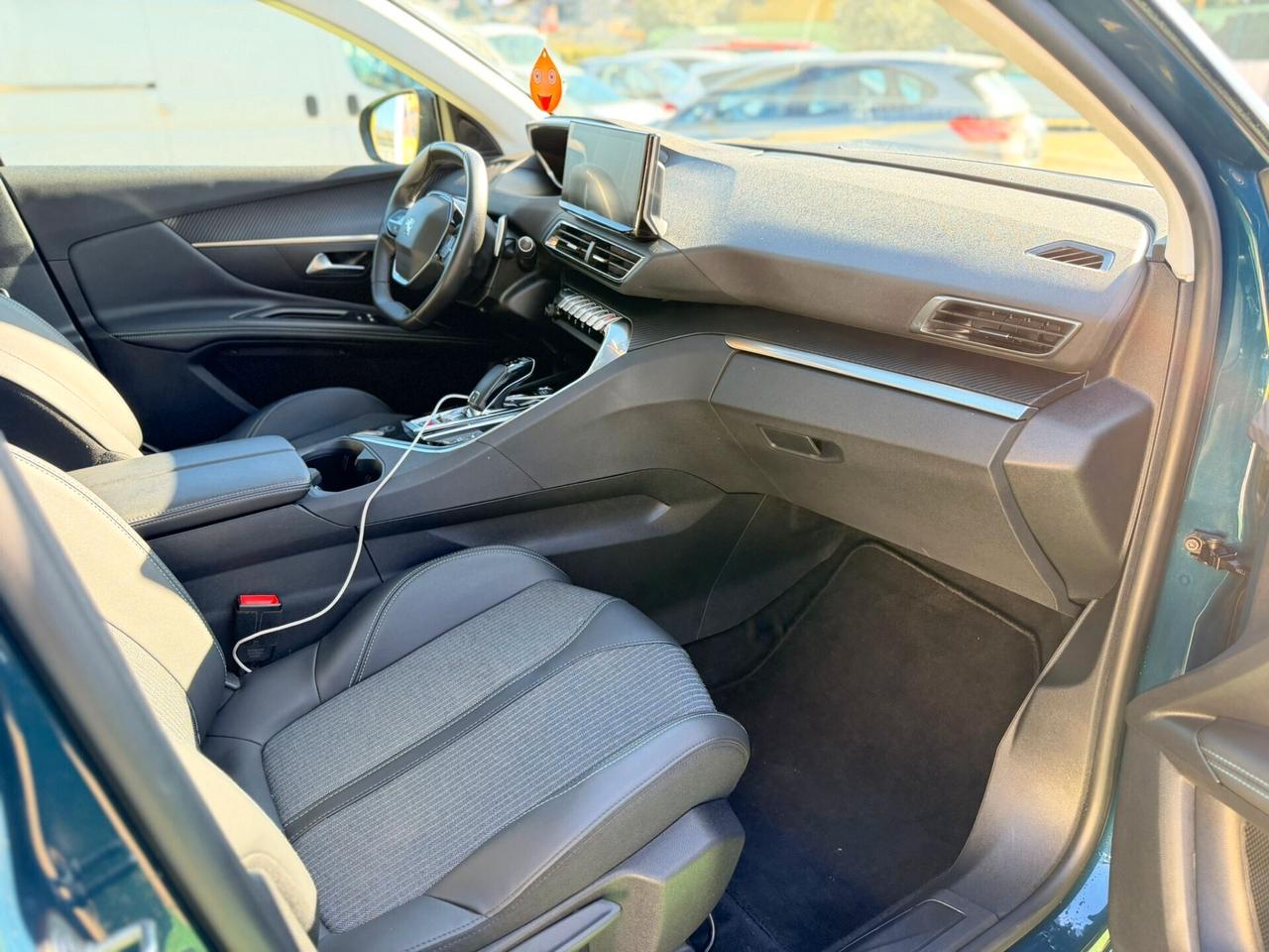 Peugeot 3008 1.5 DIesel 131CV EAT8 Allure Pack anno 10/2022 Permute Garanzia Finanziamento