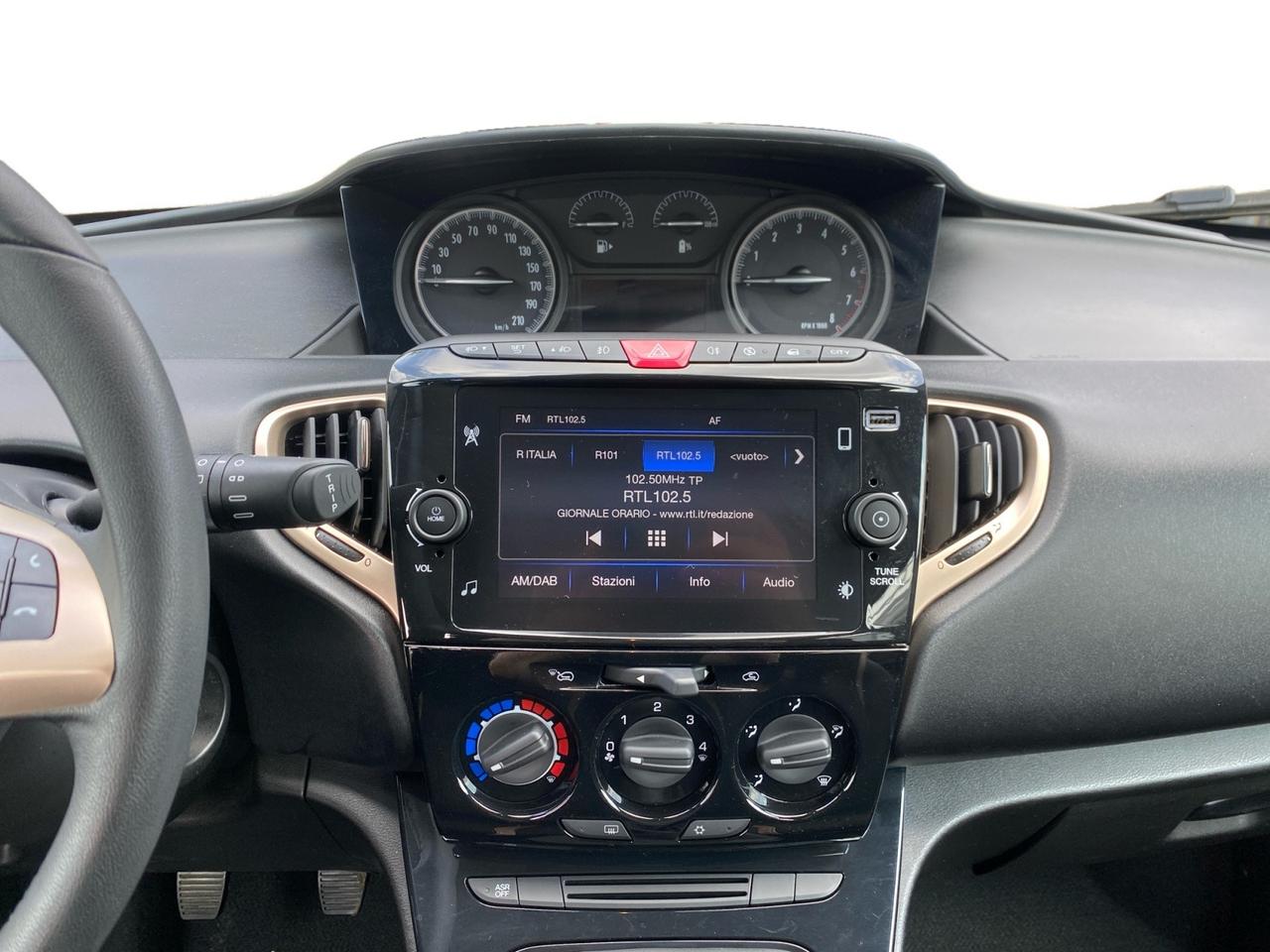 LANCIA Ypsilon III 2021 - Ypsilon 1.0 firefly hybrid Gold s&s 70cv