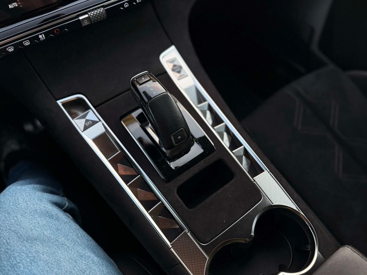 Ds 7 BlueHDi 130 aut. Performance Line+ TOTAL BLACK