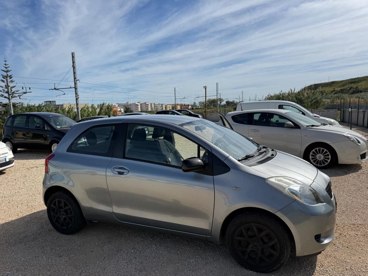 Toyota Yaris 1.0 3 porte benzina ️ 1.990€