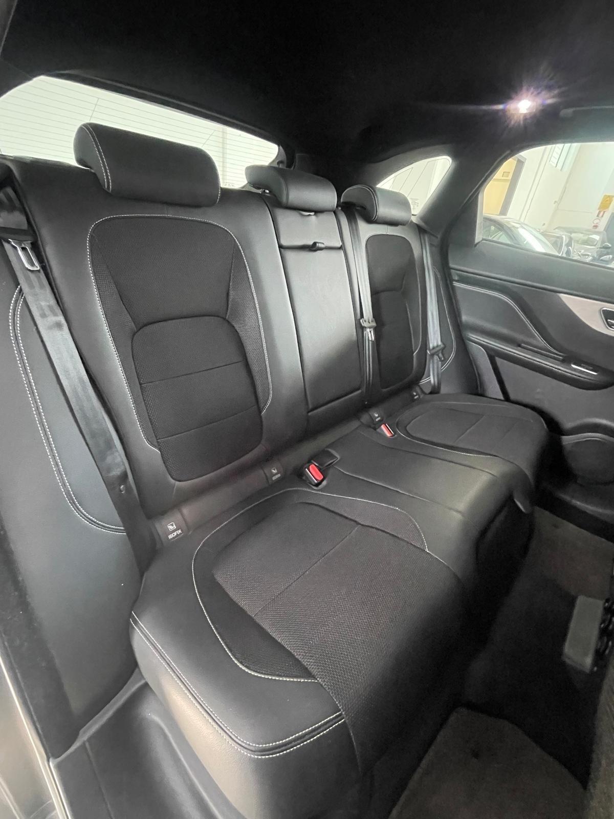 JAGUAR F-PACE 2.0 D 180 CV AWD R-Sport FULL DA VETRINA