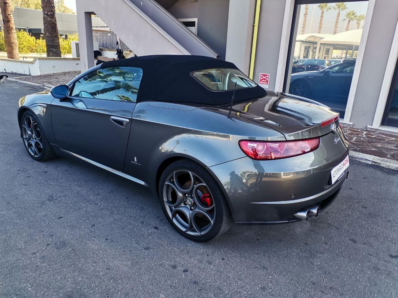 Alfa Romeo Spider 1750 TBi