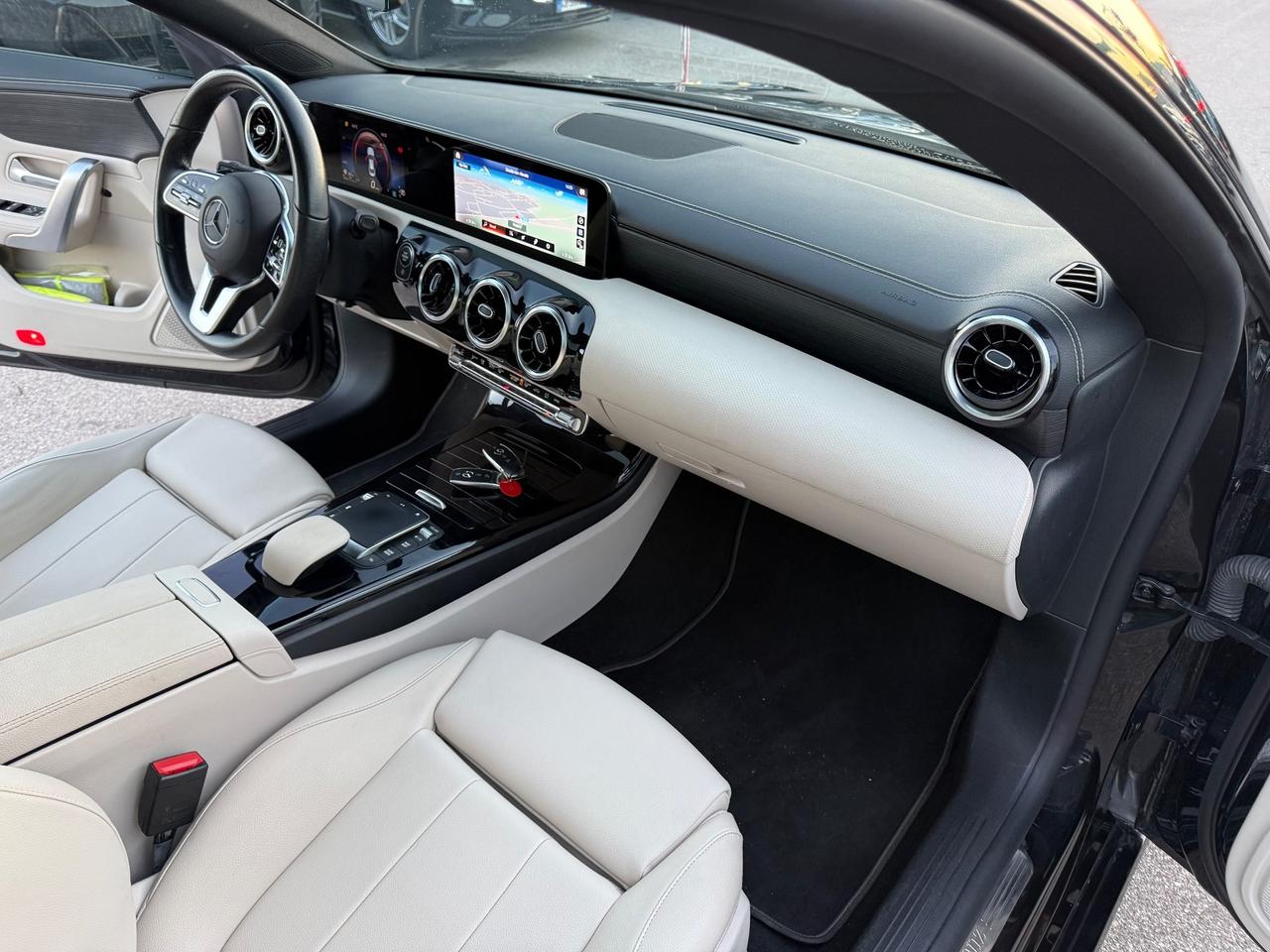 Mercedes CLA 220 Berlina Automatic Sport Tetto Apribile Pelle Full