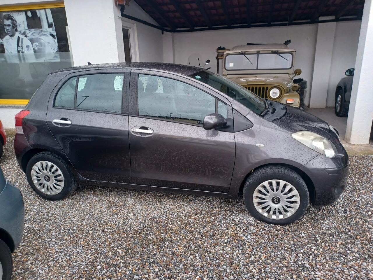 Toyota Yaris 1.0 5 porte****NEOPATENTATI ****